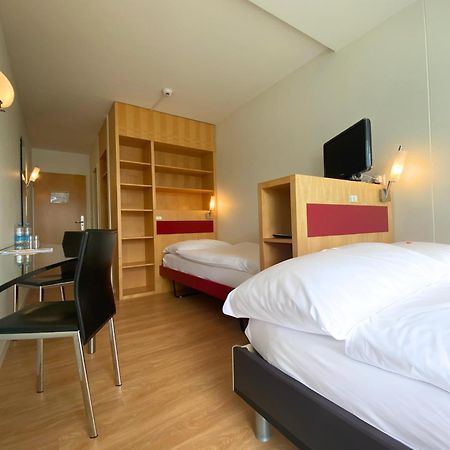 Hotel Seaside Spiez Εξωτερικό φωτογραφία