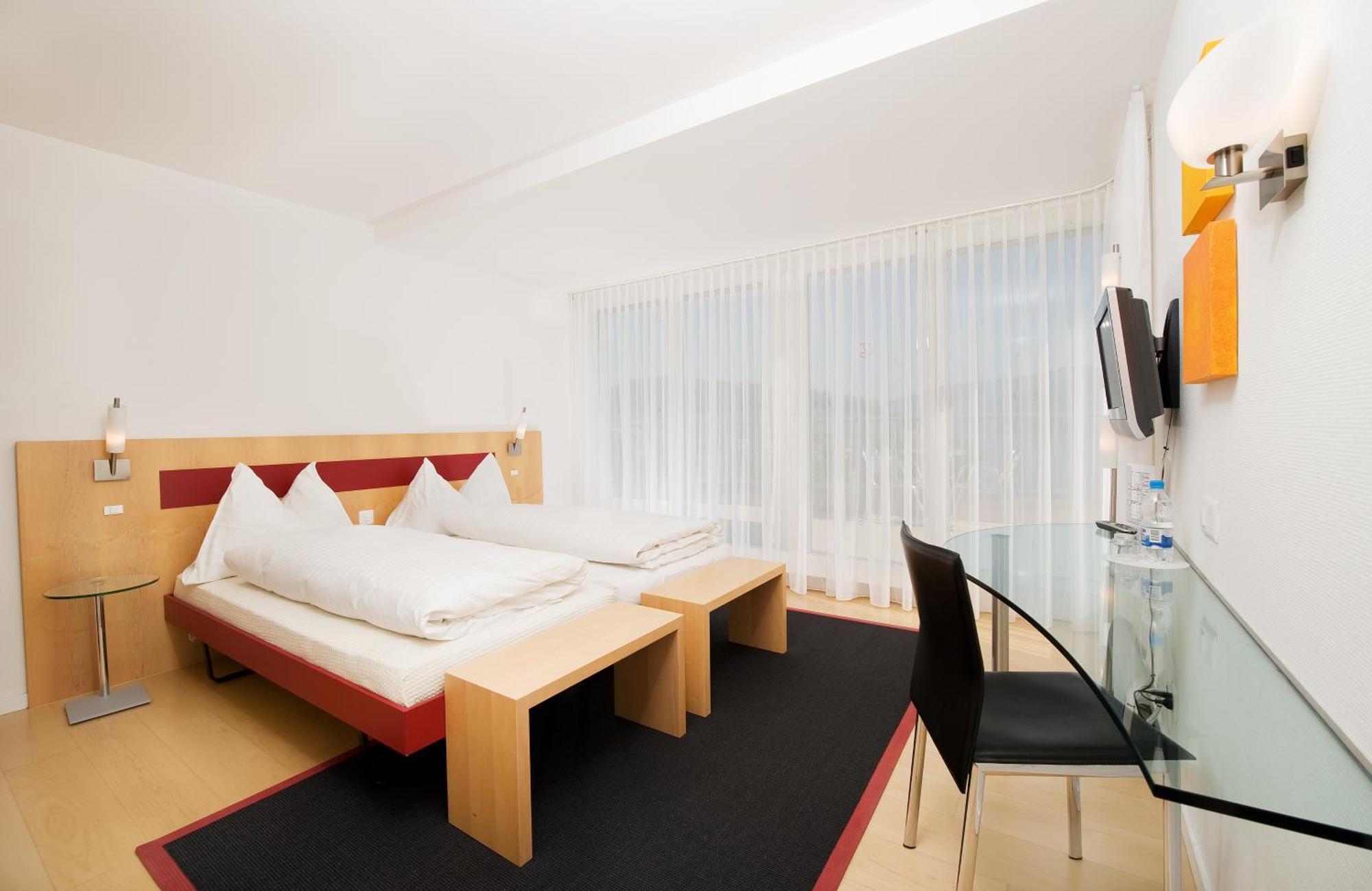 Hotel Seaside Spiez Εξωτερικό φωτογραφία